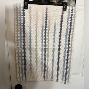 Kohl's Textured Rug. 17x24